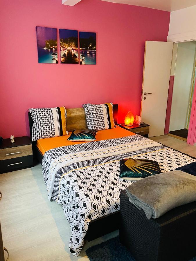Bien-Etre-Au-Calme Et Parking Gratuit Villa Seraing Luaran gambar