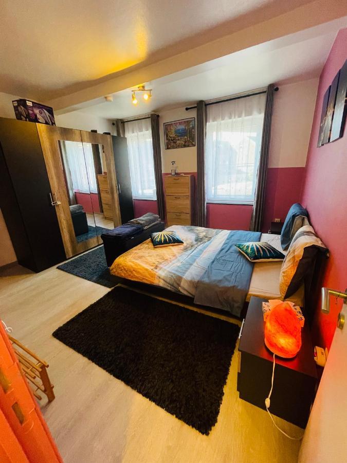 Bien-Etre-Au-Calme Et Parking Gratuit Villa Seraing Luaran gambar